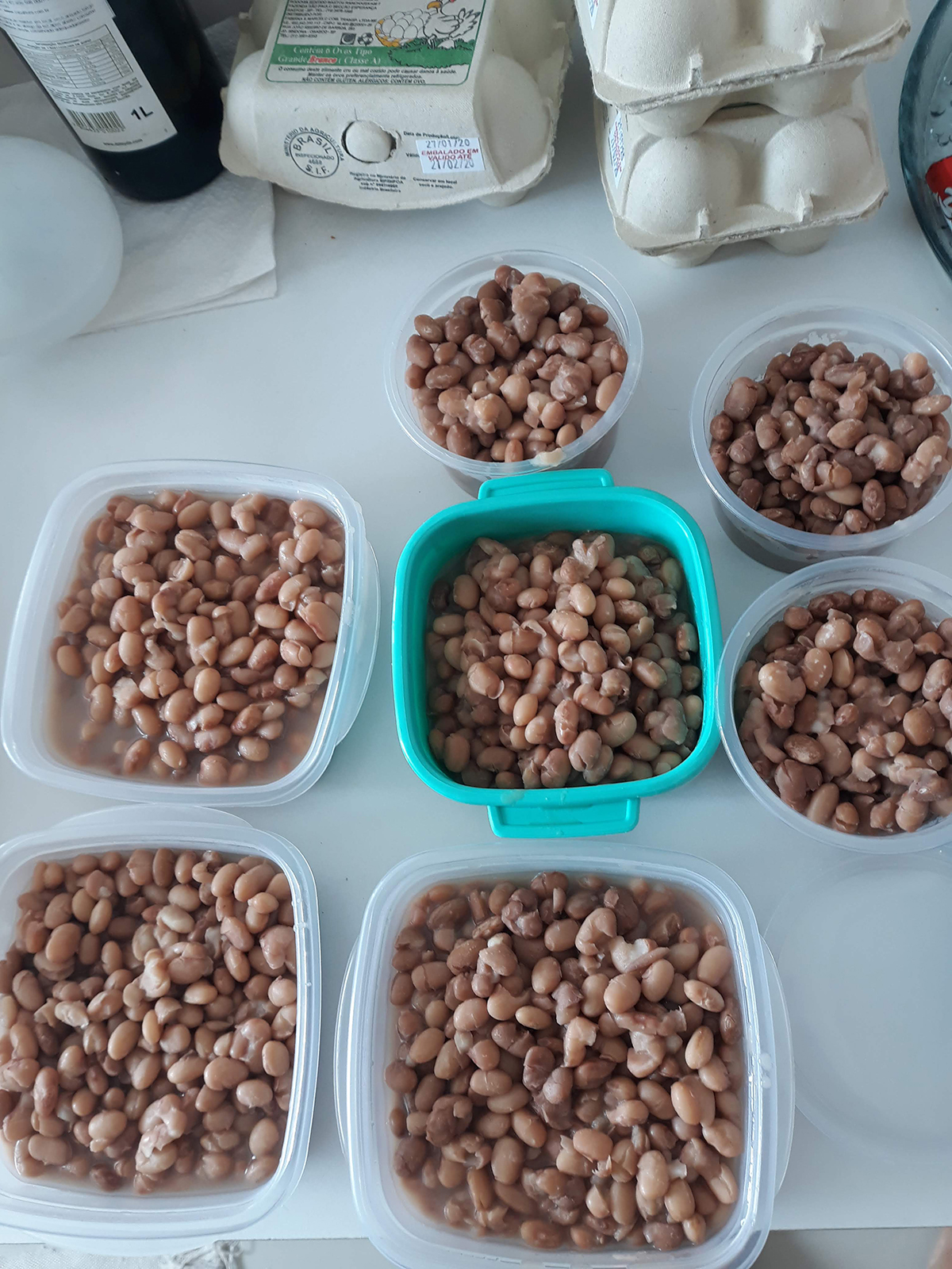 Demorei para aprender, mas fazer comida apenas uma vez na semana é fundamental para conseguir fazer a rotina do dia a dia